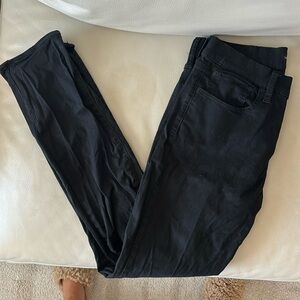 Men’s black comfortable fit jeans